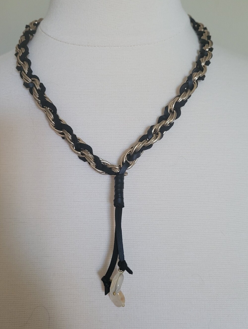 Free People Chunky Necklace. - Picture 3 of 9
